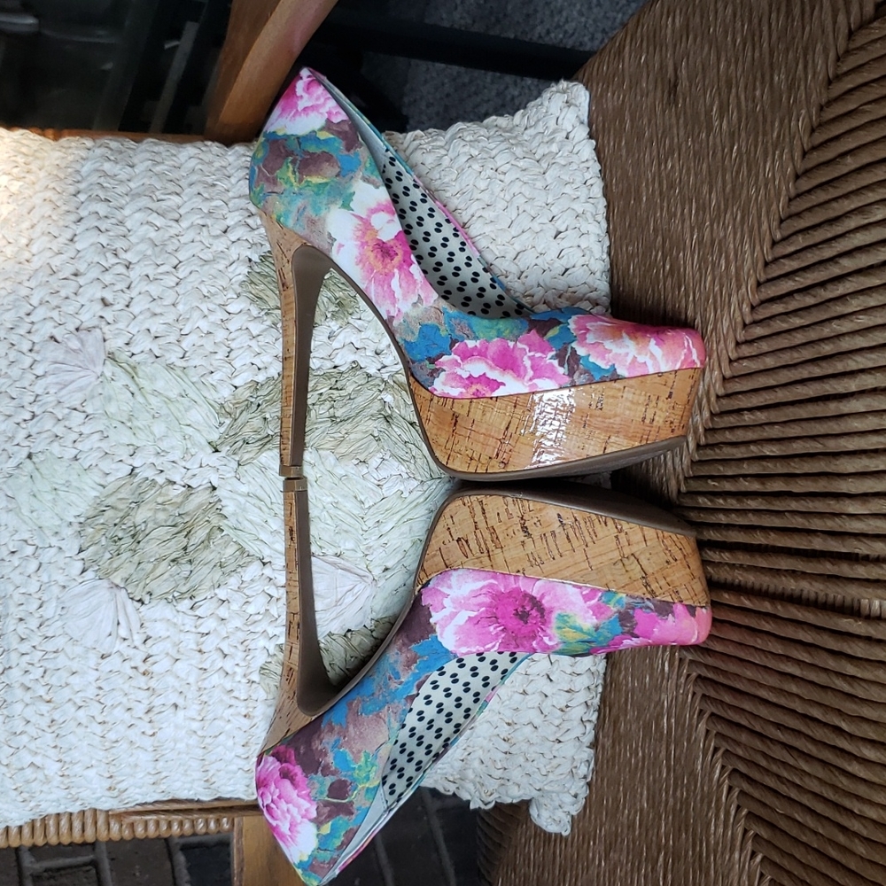 Jessica Simpson Waleo floral platform heels, size 8B - Picture 7 of 10